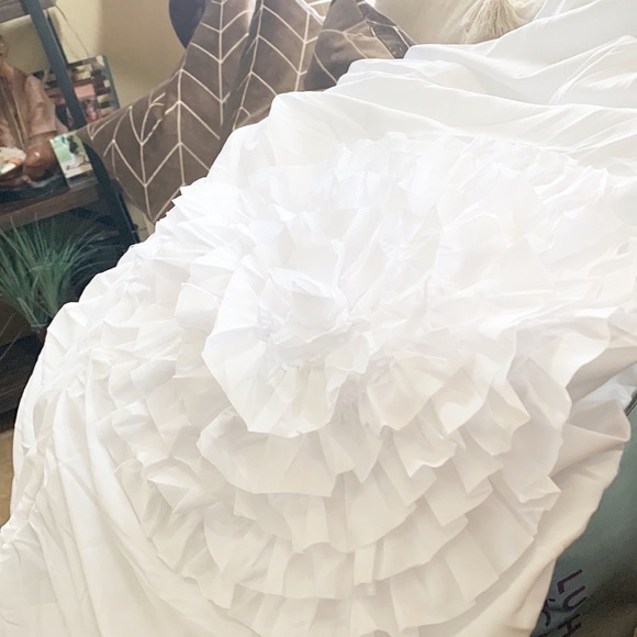 Lush Decor Serena Comforter Ruched Flower 3 Piece Set, White King Comforter Set - Picture 6 of 7